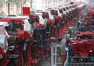 Работников «Гомсельмаша» отправили в отпуск за свой счет, склад затоварен продукцией